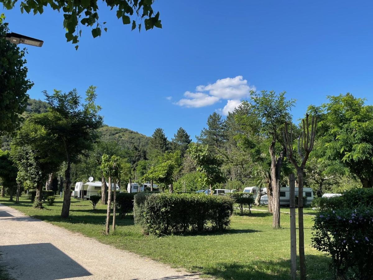 Camping Avec Piscine Et Riviere A Tournon Sur Rhone Ardeche Exteriér fotografie