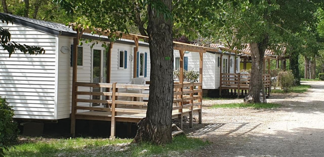 Camping Avec Piscine Et Riviere A Tournon Sur Rhone Ardeche Exteriér fotografie